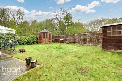 31 Dowding Road, Biggin Hill, Westerham, TN16 3BG