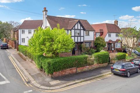 3 bedroom detached house for sale, Hillside Road, Bushey