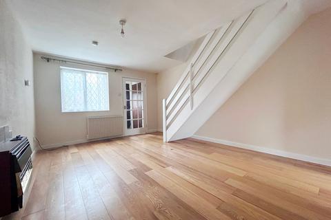 2 bedroom terraced house to rent, Somergate Road, Cheltenham GL51