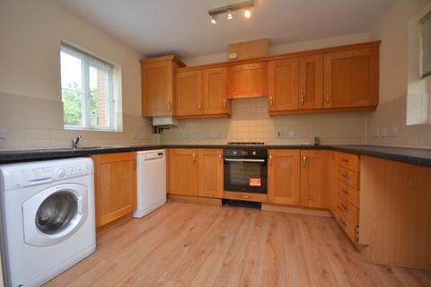 4 bedroom detached house to rent, Ridgewell Avenue, CM1