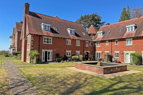 2 bedroom flat for sale, Coopers Hill Road, Nutfield, Redhill