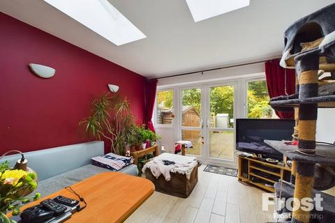 undefined, London Road, Staines-Upon-Thames, Middlesex, TW18