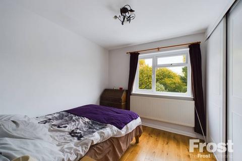 undefined, London Road, Staines-Upon-Thames, Middlesex, TW18