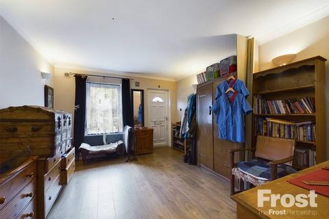 undefined, London Road, Staines-Upon-Thames, Middlesex, TW18