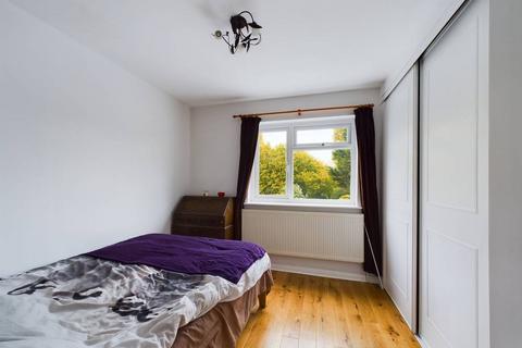 undefined, London Road, Staines-Upon-Thames, Middlesex, TW18
