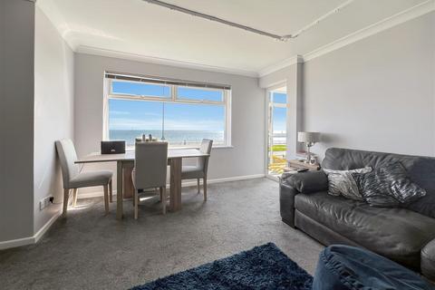2 bedroom flat for sale, Kings Parade, Holland-On-Sea CO15