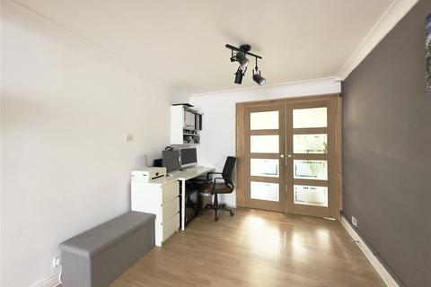 8 Leonard Avenue, Swanscombe, DA10 0EY