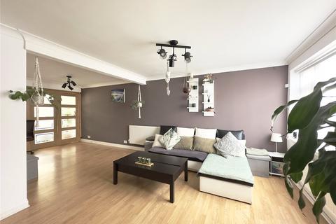 8 Leonard Avenue, Swanscombe, DA10 0EY