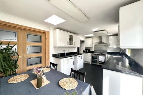 8 Leonard Avenue, Swanscombe, DA10 0EY