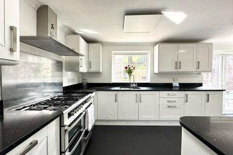 8 Leonard Avenue, Swanscombe, DA10 0EY