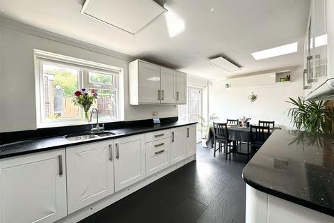 8 Leonard Avenue, Swanscombe, DA10 0EY