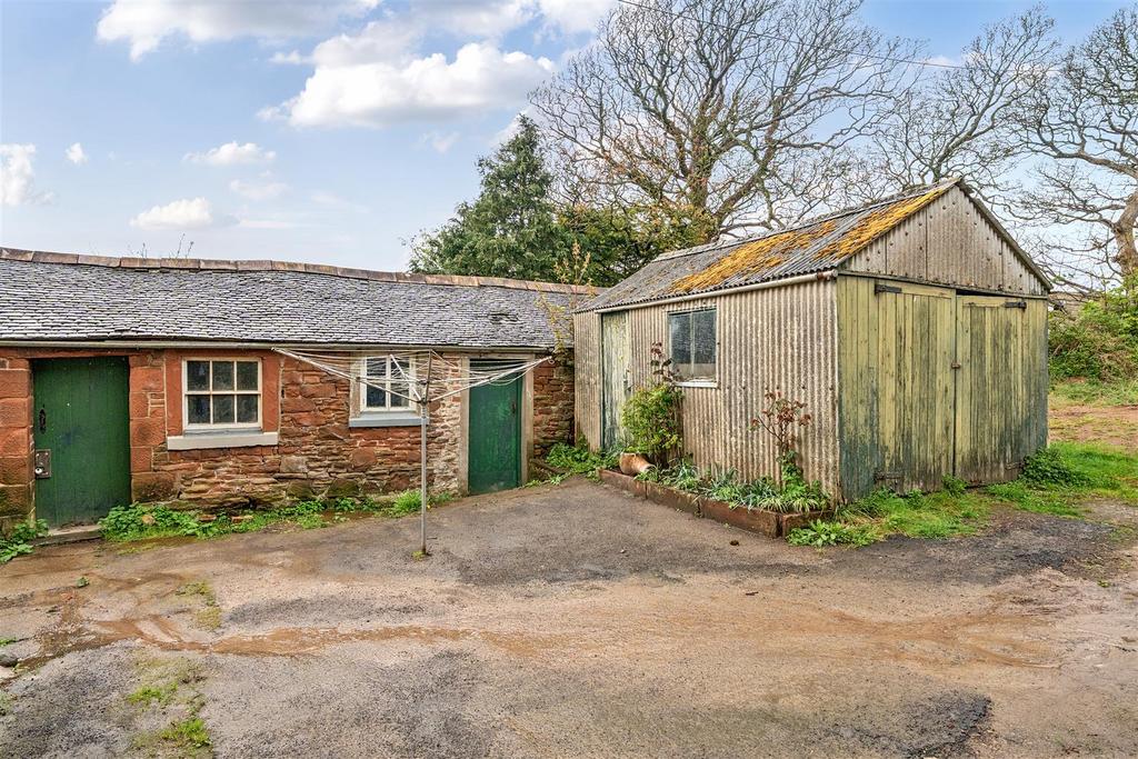 Outbuildings / barns / stores
