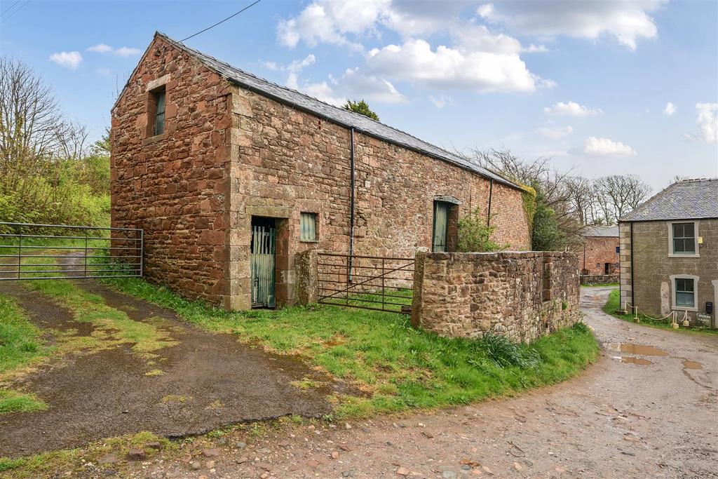 Outbuildings / barns / stores