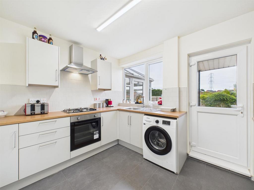Kitchen 1.jpg