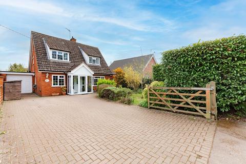 3 bedroom detached house for sale, The Street, Harleston IP20