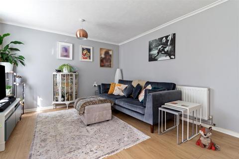 2 bedroom flat for sale, Jupps Lane, Goring-By-Sea, Worthing