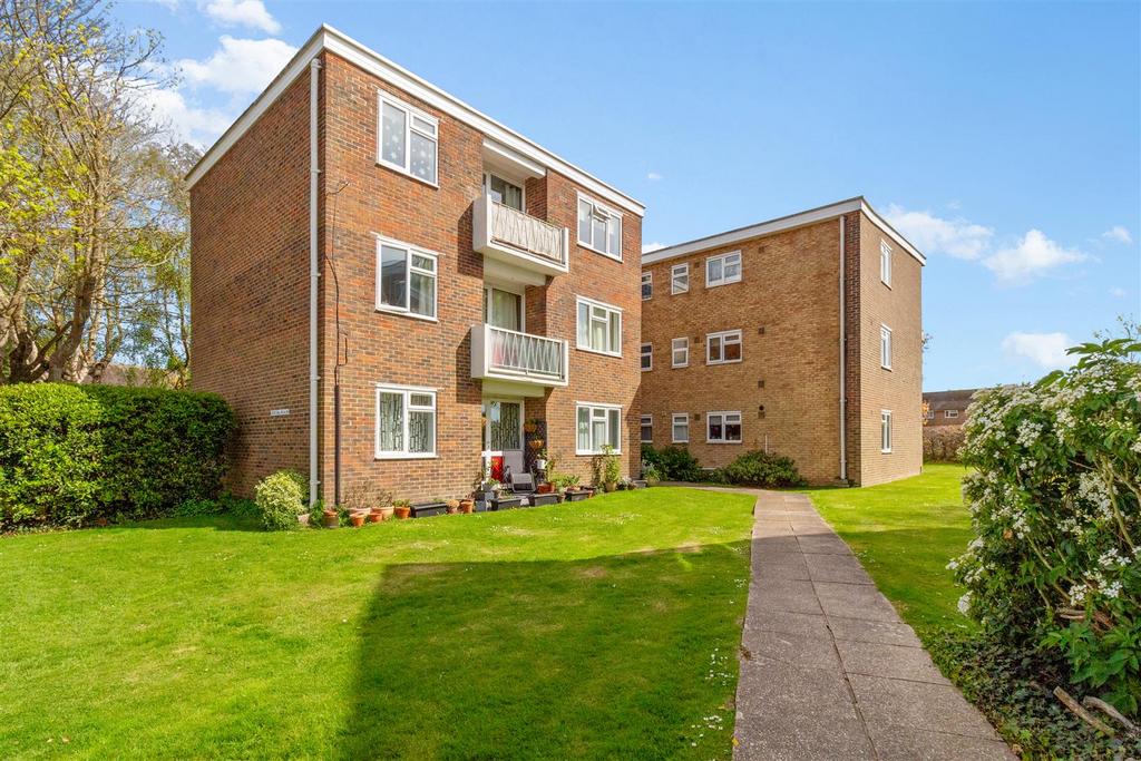Sunningdale Court 42-022.jpg