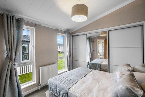 2 bedroom park home for sale, Lakeside Walk - Yarwell Mill Country Park, Yarwell PE8