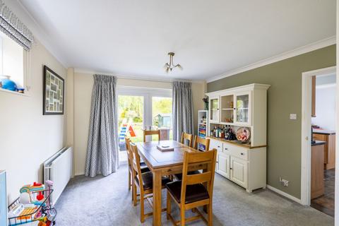 12 Haywardens, Lingfield, RH7 6DW