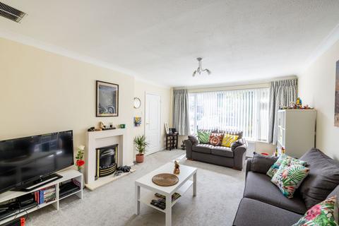 12 Haywardens, Lingfield, RH7 6DW