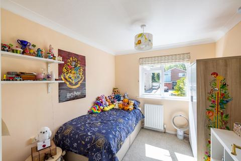 12 Haywardens, Lingfield, RH7 6DW