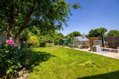 12 Haywardens, Lingfield, RH7 6DW