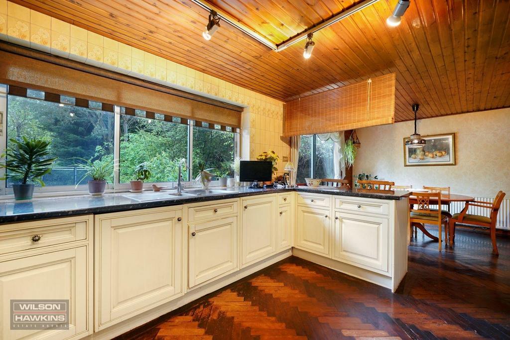 38 Latimer Gardens - Xma XXQSfpfzy NYdc8ma L.jpg