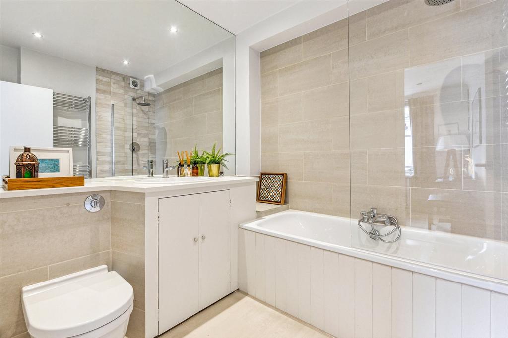 En Suite Bathroom