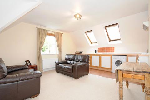 2 bedroom flat to rent, Streatham Common North, London SW16