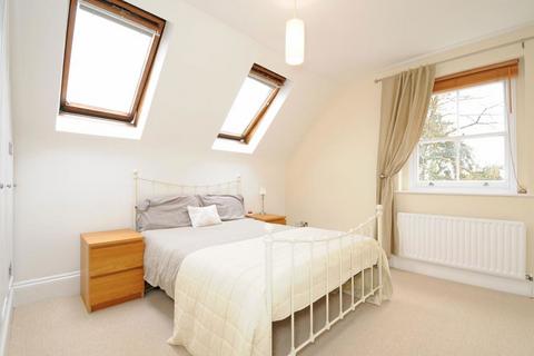 2 bedroom flat to rent, Streatham Common North, London SW16