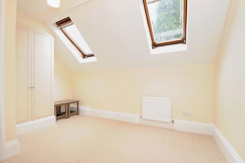 2 bedroom flat to rent, Streatham Common North, London SW16