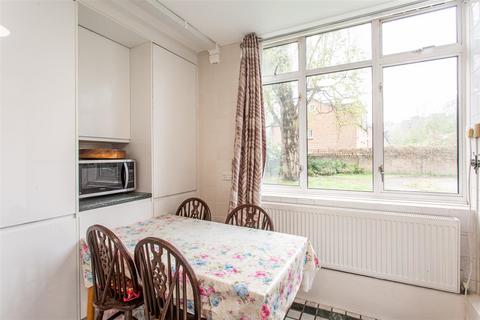 2 bedroom flat for sale, White Horse Lane, Stepney Green, E1