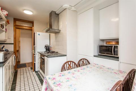 2 bedroom flat for sale, White Horse Lane, Stepney Green, E1