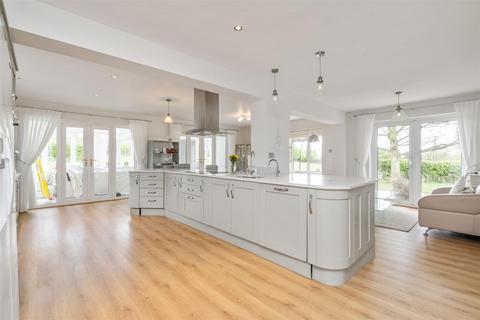 3 bedroom detached house for sale, Common Lane, Mappleborough Green, Studley