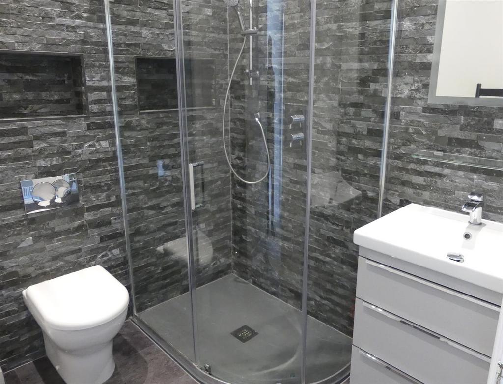 En-Suite Shower
