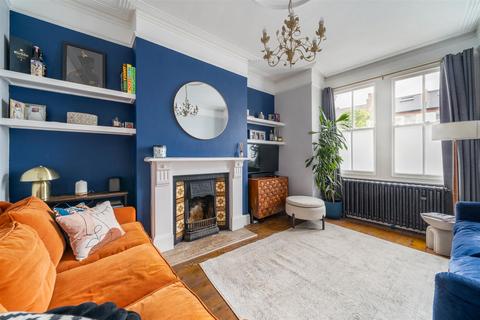 190 Effra Road, London, SW19 8QA