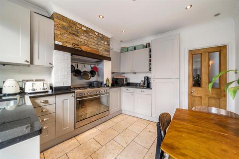190 Effra Road, London, SW19 8QA