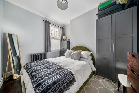 190 Effra Road, London, SW19 8QA