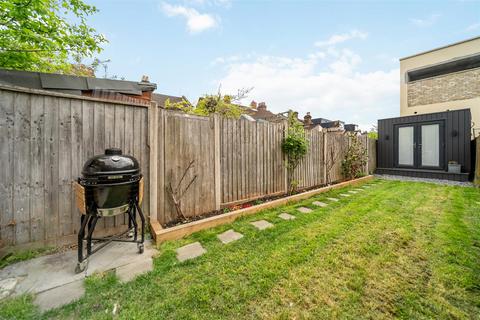 190 Effra Road, London, SW19 8QA