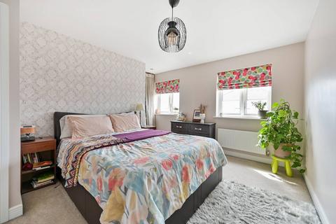 5 Kings Reach, Slough, SL3 7QE