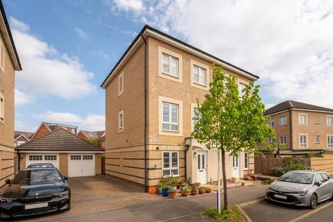 5 Kings Reach, Slough, SL3 7QE