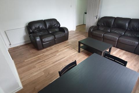 3 bedroom flat to rent, View Property Video