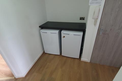 3 bedroom flat to rent, View Property Video