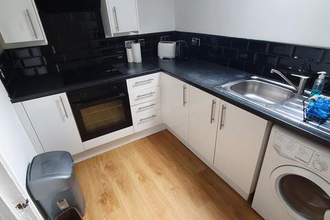 3 bedroom flat to rent, View Property Video