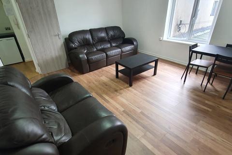 3 bedroom flat to rent, View Property Video