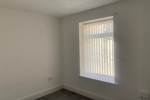 2 bedroom terraced house to rent, Nelson Street, Allerton BD15