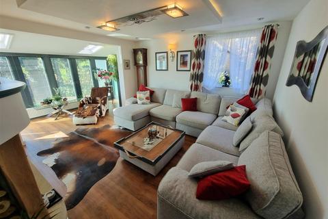 3 bedroom detached bungalow for sale, Navarino, North Petherwin