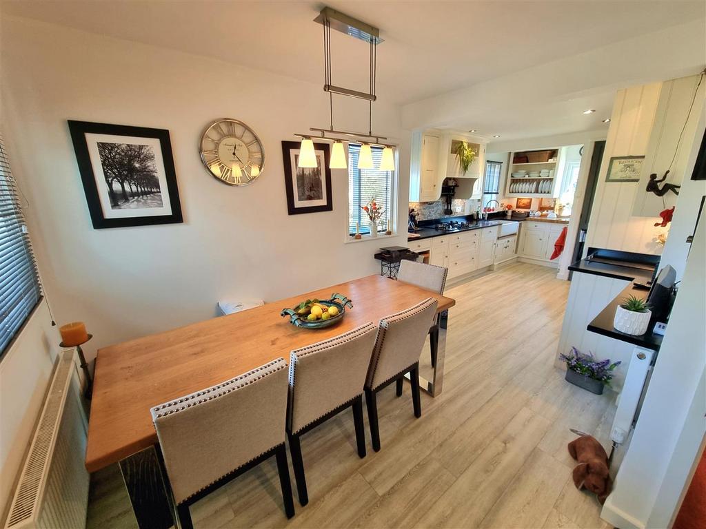 Dining area.jpg