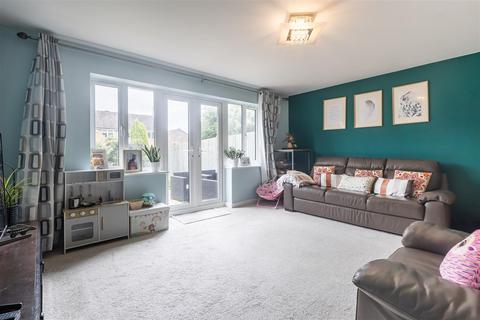 99 Blenheim Square, North Weald, Epping, CM16 6FQ