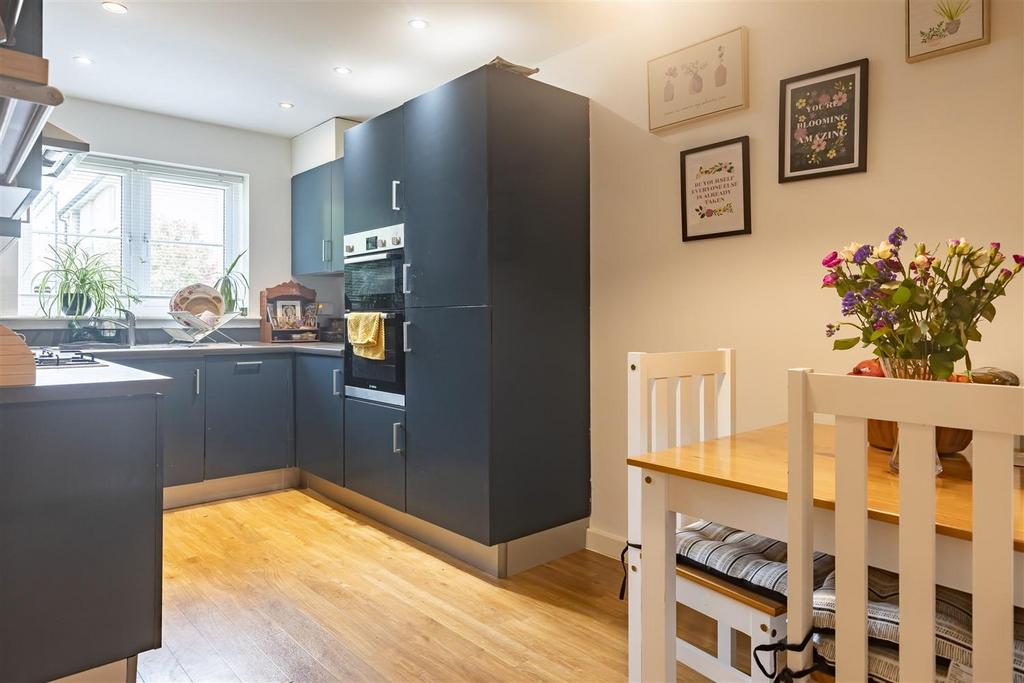 99 Blenheim Sq (3).jpg